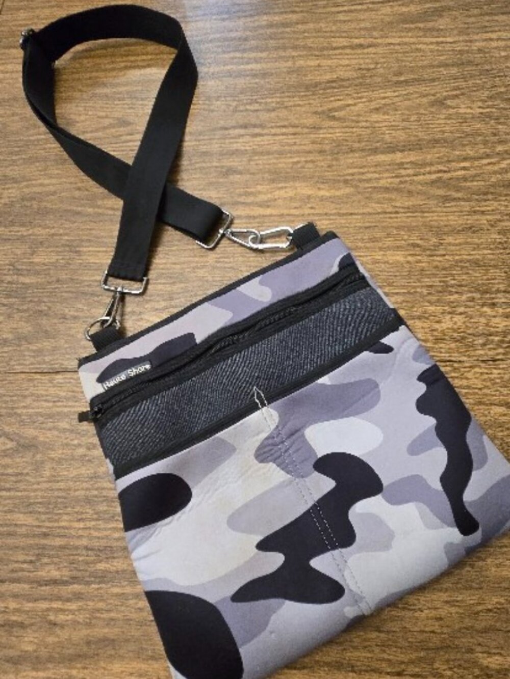 HAUTE SHORE Women's Neoprene Grey/Black Camo Print Crossbody Bag - Size Medium